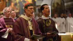 Erzbischof Woelki ist froh, dass der ehemalige Pfarrer aus Bad Godesberg nun den Dienst in Bonn-Mitte &uuml;bernimmt. / &copy; Tomasetti (DR)