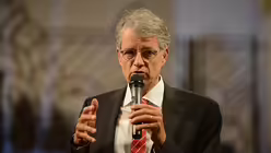 Erzdi&ouml;zesanbaumeister Martin Struck beh&auml;lt die Realit&auml;ten im Blick: die hohen Kosten zum Erhalt von Kirchengeb&auml;uden. / &copy; Beatrice Tomasetti (DR)