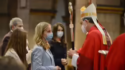Es sei aufregend und etwas ganz Besonderes gewesen, sagen die Firmlinge später über den Gottesdienst mit dem Kölner Erzbischof. / © Beatrice Tomasetti (DR)