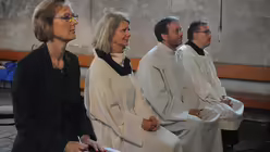 Eva-Maria Will (vorne) hat die Ausbildung zum ehrenamtlichen Bestattungsdienst konzipiert. / © Tomasetti (DR)