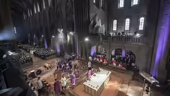 Blick in den Innenraum des Mainzer Doms / &copy; Boris Roessler (dpa)