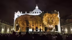 "Fiat Lux" - Lichtshow am Petersdom / &copy; Giuseppe Lami (dpa)