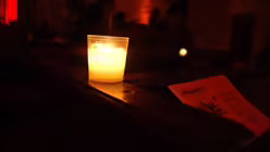 "Flamme mit Hoffnung und Mut zur Ver&auml;nderung" / &copy; Ina Rottscheidt (DR)