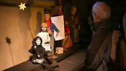 Flüchtlingsboot als Krippe in Köln / © Oliver Berg (dpa)