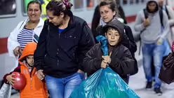 Ankunft in K&ouml;ln / &copy; Gambarini (dpa)