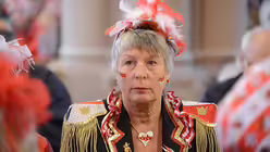 Für viele "Möhne" ist der traditionelle Gottesdienst an Weiberfastnacht ein Muss / © Beatrice Tomasetti (DR)