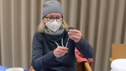 Gabriele Martin ist medizinische Fachangestellte und impft sonst in einem Zentrum für Arbeitsmedizin selber. / © Beatrice Tomasetti (DR)