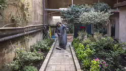 Innenhof des G&auml;stehauses / &copy; Stefano dal Pozzolo (KNA)