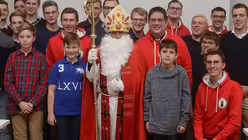 Geselligkeit in der Gemeinschaft spielt bei den Dommessdienern auch eine gro&szlig;e Rolle - wie hier bei der Nikolausfeier. (DR)