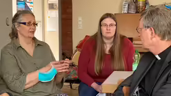 Gespr&auml;ch mit Hochwasseropfern und Feuerwehrleuten im Pfarrheim Bliesheim (Erzbistum K&ouml;ln Presse)