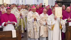 Bischöfe im Dom zu Fulda (KNA)