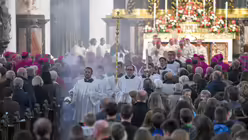 Bisch&ouml;fe im Dom zu Fulda (KNA)