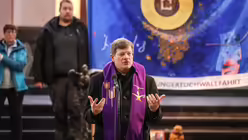 Der Freiburger Erzbischof Dr. Stephan Burger w&auml;hrend der Statio in St. Maria in Lyskirchen / &copy; Schoon / Erzbistum K&ouml;ln (DR)