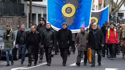Auf den letzten Metern der Wallfahrt von St. Maria in Lyskirchen zur Kirche St. Maria im Kapitol: Kardinal Gregorio Rosa Ch&aacute;vez (3. v.l.), Generalvikar Dr. Markus Hofmann, Erzbischof Dr. Stephan Burger, Misereor-Hauptgesch&auml;ftsf&uuml;hrer Pirmin Spiegel / &copy; Schoon / Erzbistum K&ouml;n (DR)