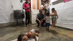 In einem inoffiziellen Fl&uuml;chtlingscamp in der libanesischen Stadt Jdita / &copy; Elisabeth Schomaker (KNA)