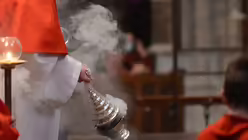 Im K&ouml;lner Dom liegt der j&auml;hrliche Weihrauchverbrauch bei 20 bis 25 Kilo. / &copy; Beatrice Tomasetti (DR)