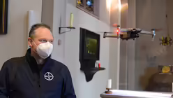 Im Laufe der Monate hat IT-Experte Frank Dietz die Technik verfeinert, auch mithilfe einer Drohne.  / &copy; Beatrice Tomasetti (DR)
