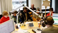 Im Studio sitzen aber ein paar mehr / © Marion Sendker (DR)