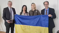 Die Stadt Brühl mit Bürgermeister Dieter Freytag (links) unterstützt maßgeblich das neu entstehende Veteranenzentrum.  / © Stadt Brühl