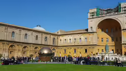 Cortile della Pigna (Pinienhof) des Palazzo Belvedere im Vatikan (KNA)