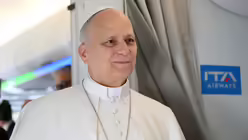 Papst Leo XIV. auf dem Weg nach Algier / &copy; AP (dpa)