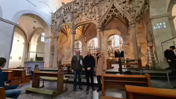 Von links: Max Ernst, Bauleitender Architekt, Ernst Architekten BDA Zülpich, Dr. Volker Hildebrandt, Pfarrer der Gemeinde St. Pantaleon und Stephan  Schröder, von der Abteilung Bau im Seelsorgebreich im Erzbistum Köln (DR)