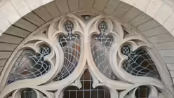 Detail der Fenster von St. Pantaleon (DR)