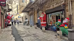Vorweihnachtlicher Straßenschmuck im christlichen Viertel der Jerusalemer Altstadt / © Jan Hendrik Stens (DR)