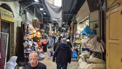 Belebte Straße mit Geschäften in der Jerusalemer Altstadt / © Jan Hendrik Stens (DR)