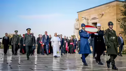 Papst Leo XIV. besucht das Mausoleum des türkischen Staatsgründers Mustafa Kemal Atatürk in Ankara / © Vatican Media/Romano Siciliani (KNA)