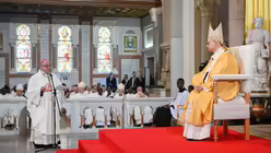Papst Leo XIV. bei der heiligen Messe in der Basilika Sankt Augustinus, am 14. April 2026 in Annaba (Algerien) / &copy; Vatican Media/Romano Siciliani (KNA)