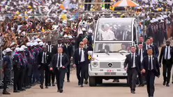 Messe mit Papst Leo XIV. in Kilamba / &copy; Vatican Media/Romano Siciliani (KNA)