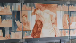 In der Bensberger Edith-Stein-Kapelle befindet sich ein von Paul Nagel gemaltes Altarretabel mit Szenen aus dem Leben Edith Steins / © Beatrice Tomasetti (DR)