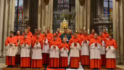 Zum Abschied von Domzeremoniar Tobias Hopmann gab es im August 2021 ein Gruppenbild mit allen Dommessdienern / © Beatrice Tomasetti (DR)