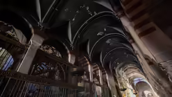 Das Innere der Moschee-Kathedrale von Córdoba nach einem Brand. Beim Feuer in der weltberühmten Moschee-Kathedrale von Córdoba ist nach ersten Angaben anscheinend kein irreparabler Schaden entstanden. / © Madero Cubero/EUROPA PRESS (dpa)