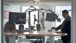 Minister Nathanael Liminski zu Gast / &copy; Julian Kendziora (Staatskanzlei NRW)