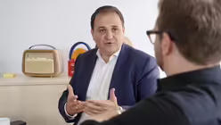 Minister Nathanael Liminski zu Gast / &copy; Julian Kendziora (Staatskanzlei NRW)