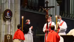 Karfreitagsliturgie im K&ouml;lner Dom / &copy; Beatrice Tomasetti (DR)