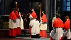 Karfreitagsliturgie im K&ouml;lner Dom / &copy; Beatrice Tomasetti (DR)