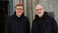 Kardinal Woelki und Pater Gregor / &copy; Beatrice Tomasetti (DR)