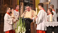 Diakon Burtscheidt bei der Lesung / © Beatrice Tomasetti (DR)