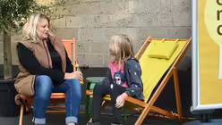 Eine Pause zwischendurch tut Mutter und Tochter gut. / &copy; Beatrice Tomasetti (DR)