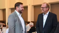 Tim-O. Kurzbach, Di&ouml;zesanratsvorsitzender, und Jochen Ott. / &copy; Beatrice Tomasetti (DR)