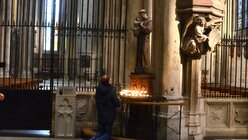 Ein einsamer Beter, der auf die Fürsprache des Heiligen Antonius von Padua vertraut. / © Beatrice Tomasetti (DR)