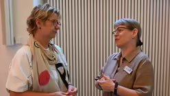 Sylvia L&ouml;hrmann von den Gr&uuml;nen und die Direktorin der Thomas-Morus-Akademie, Andrea Hoffmeier. / &copy; Beatrice Tomasetti (DR)