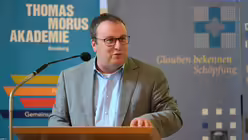 Oliver Krischer, NRW-Umweltminister, spricht &uuml;ber Klimawandel und Klimapolitik in Nordrhein-Westfalen. / &copy; Beatrice Tomasetti (DR)