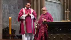 Carlo Cincavalli beim Diakonendienst im Kölner Dom / © Beatrice Tomasetti (DR)