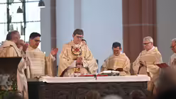 Pontifikalamt mit Kardinal Woelki in Euskirchen / &copy; Beatrice Tomasetti (DR)