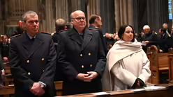 Generalleutnant Gerald Funke, Brigadegeneral Daniel Draken und B&uuml;rgermeisterin Maria Helmis-Arend. / &copy; Beatrice Tomasetti (DR)
