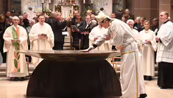 Altarweihe in St. Laurentius, Bergisch Gladbach, mit Rainer Maria Kardinal Woelki / &copy; Beatrice Tomasetti (DR)